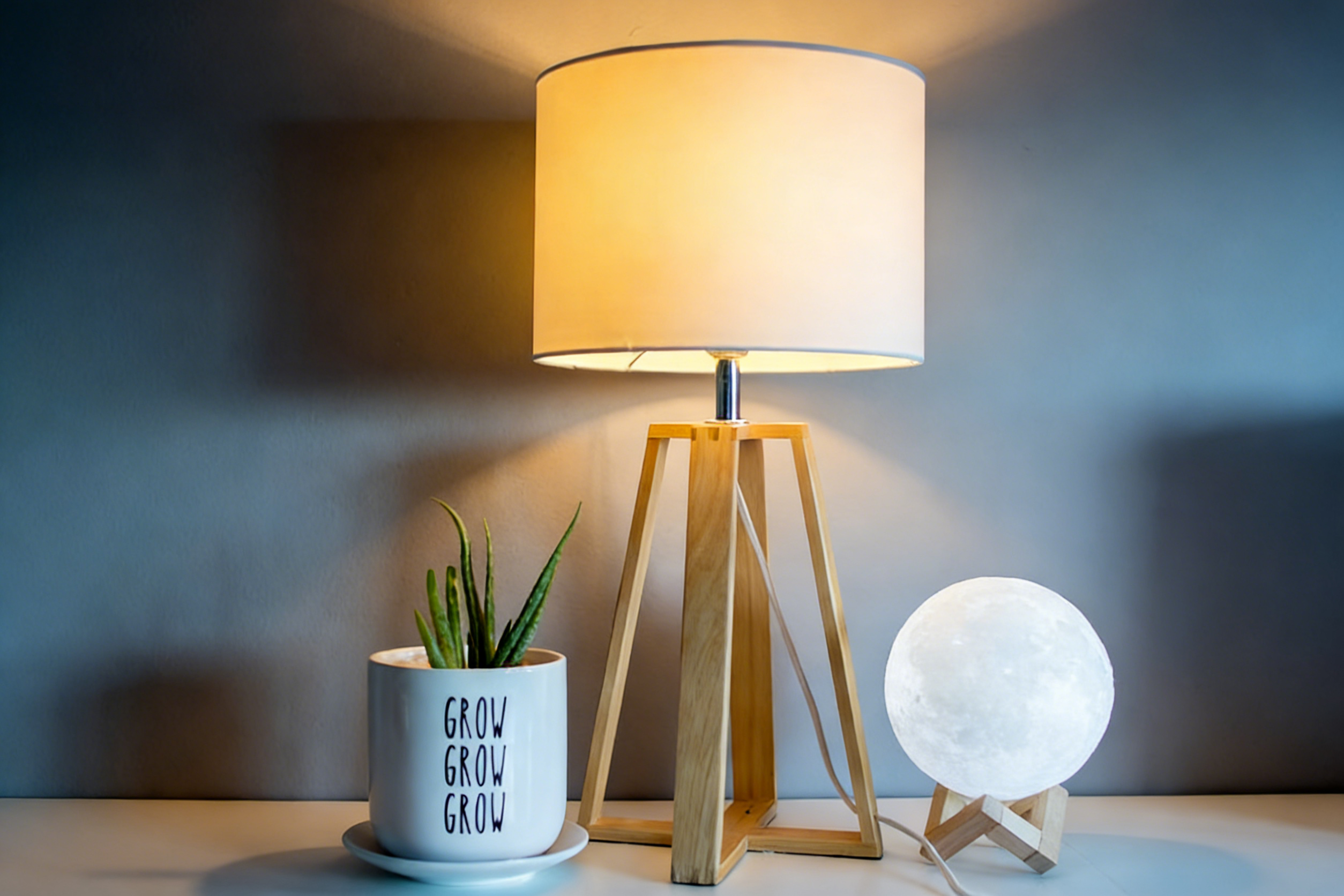 Eames Stuhl - Minimalistisch (Creme) - Minimalistisches Design aus Leder